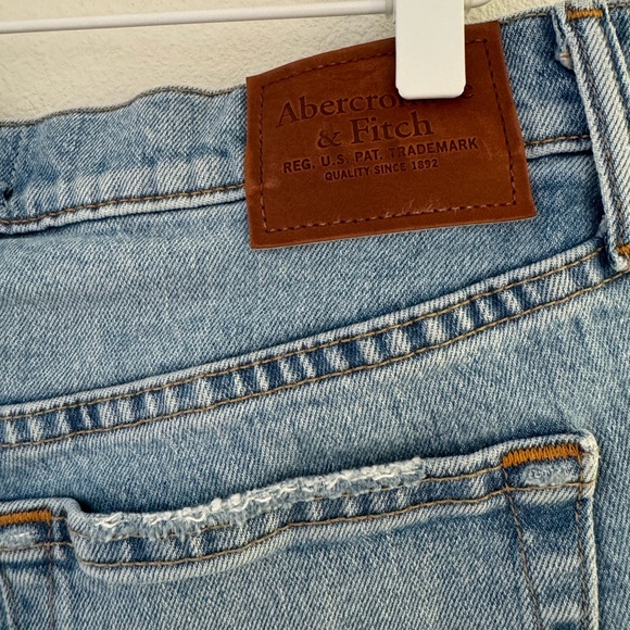 Abercrombie & Fitch light wash Denim Shorts size 31 - Picture 4 of 5